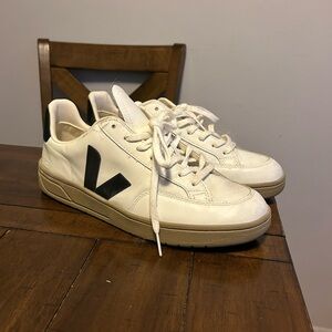 Veja Men's White and Black Sneakers